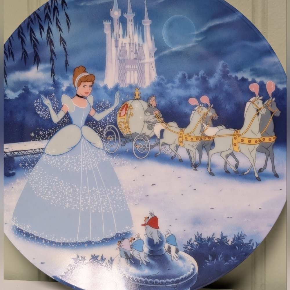 Knowles Disney Treasured Moments Cinderella Decorative Plate